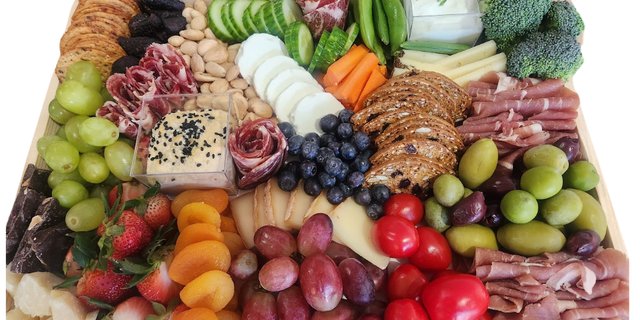 Large Mediterranean Board