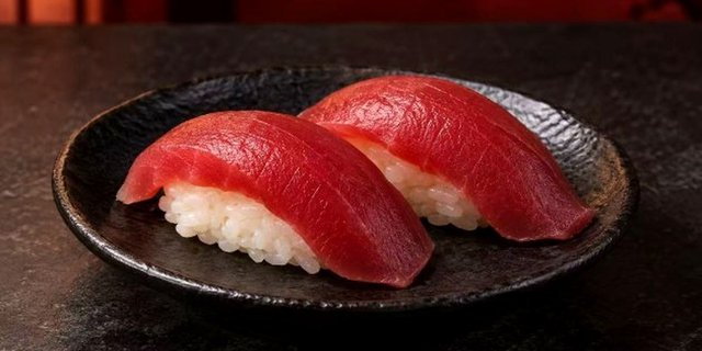 Tuna Sushi