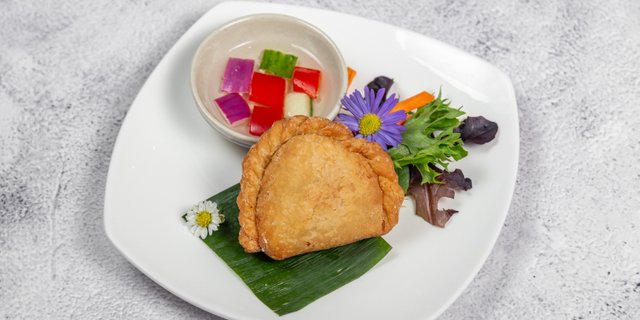 Chicken Curry Puffs
