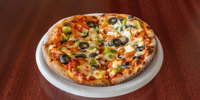 Greek Deluxe Pizza