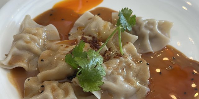 Red Oil Dumpling (6 Pc)