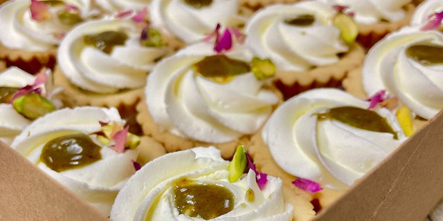 Mini Pistachio Tart Box