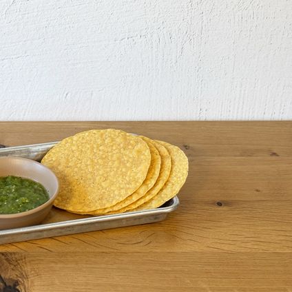 salsa verde w/ chips