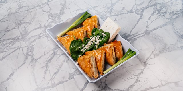 Chicken & Spanakopita Package