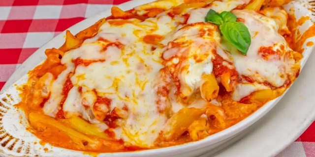 Baked Ziti w/ Meat Sauce