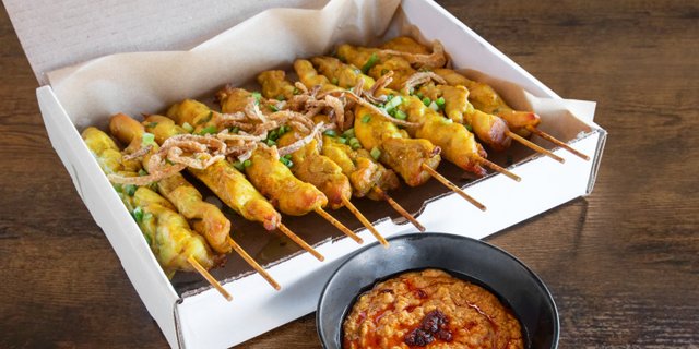 Chicken Satay Skewers Tray