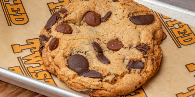 Large Chocolate Chip Cookie