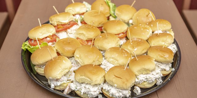 Lettuce, Tomato & Cheese Sandwich Tray