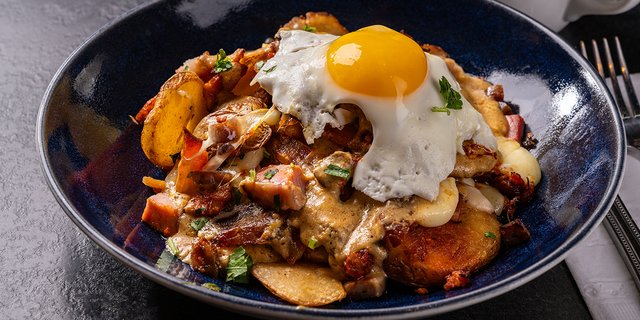 Breakfast Poutine