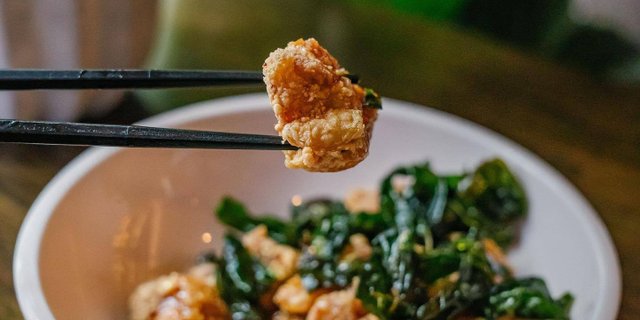 Honey-Glazed Popcorn Chicken