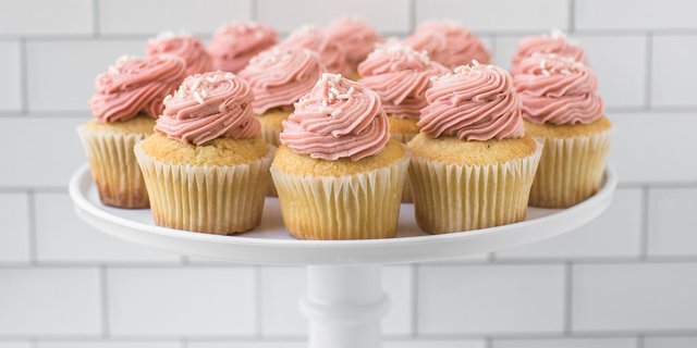 Vanilla Raspberry Cupcakes