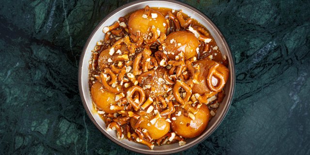 Salted Caramel Loukoumades