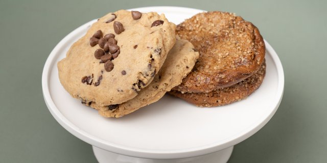 Vegan Gingersnap Cookies