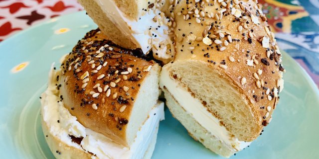 Bagel w/ Cream Cheese