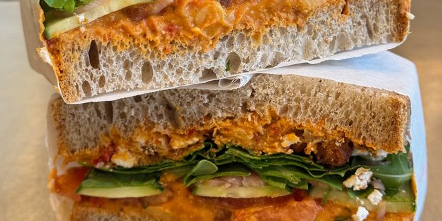 Red Pepper Hummus Sandwich