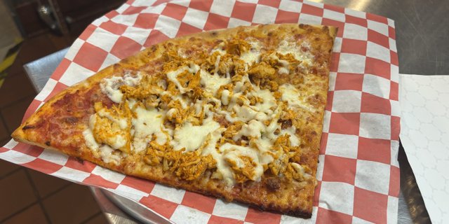 18" Large Buffalo Chicken Pizza