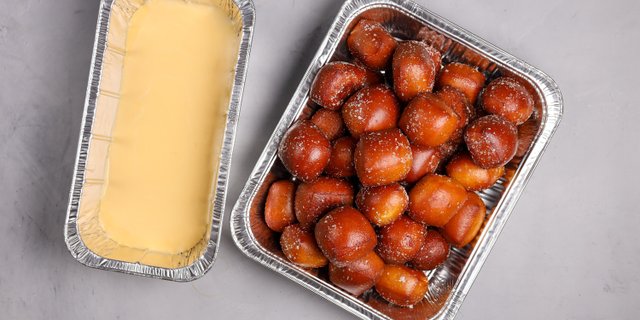 Soft Pretzels & Provolone Fondue