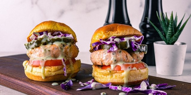 Sterling Salmon Sliders Boxed Lunch