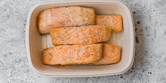 Sustainably Farmed Salmon Tray