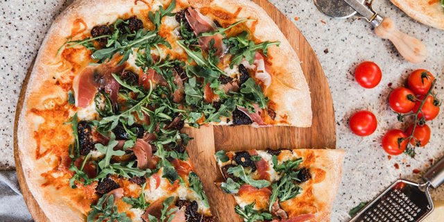 Prosciutto & Fig Pizza