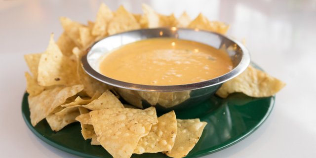 Queso & Chips