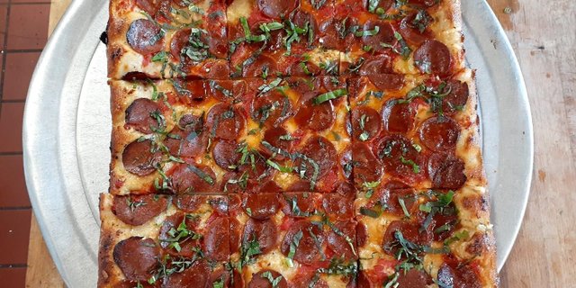 Vegan Pepperoni Pizza