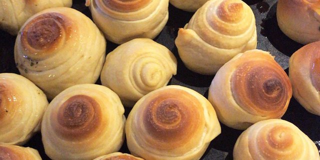 House Made Garlic Rolls