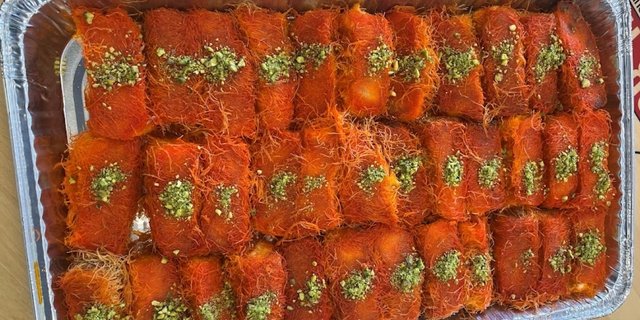 Kunafa Roll