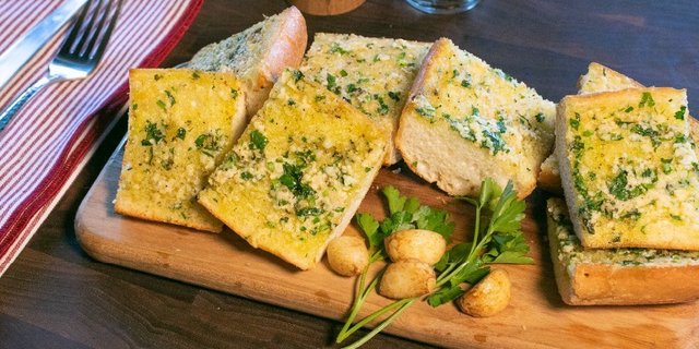 Half Tray Garlic Bread