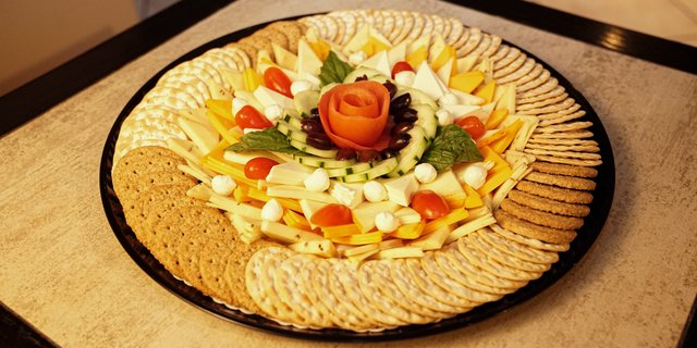 Artisan Cheese, Fruit & Crackers Platter