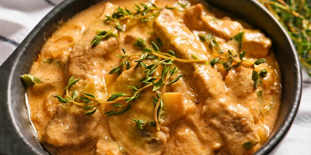 Chicken Stroganoff Tray