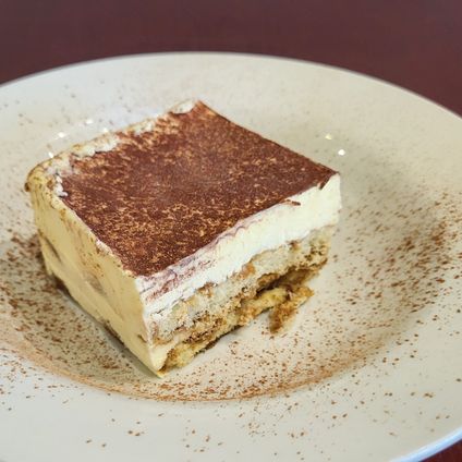 Tiramisu Cake