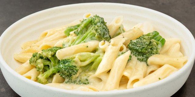 Broccoli Penne Alfredo