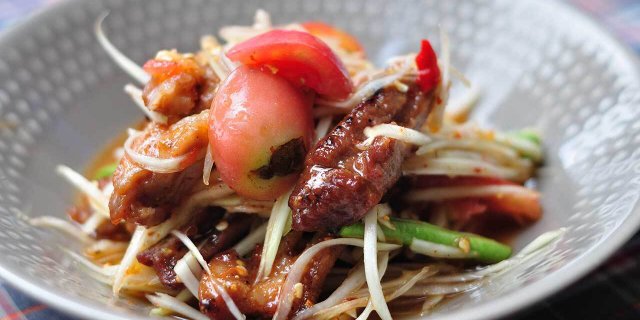 Tum Kor Moo Yang Salad