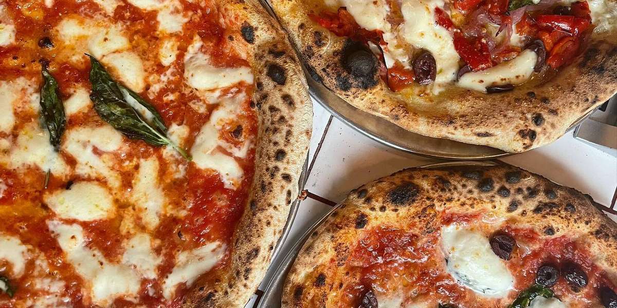 Salsa Pizzeria Napoletana and Street Food