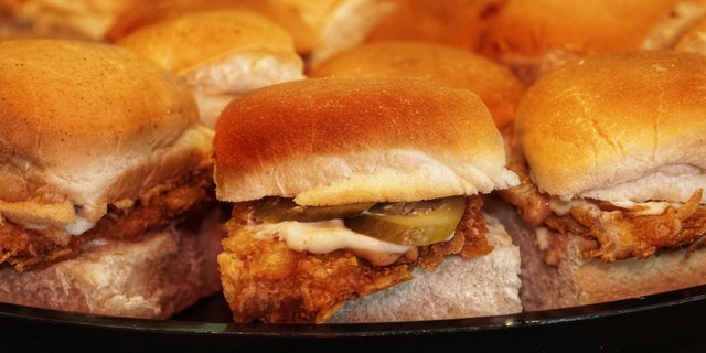 Chicken Lil's Sliders