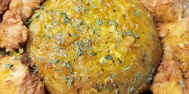 Chicken Mofongo (Mofongo de Pollo)