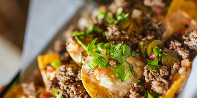 Cave Loaded Nachos w/ Beef