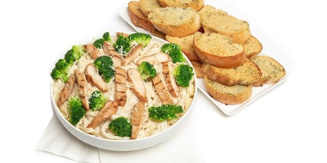 Chicken & Broccoli Fettuccine Alfredo