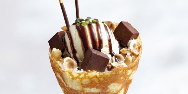 Chocolate Nut Party Crepe