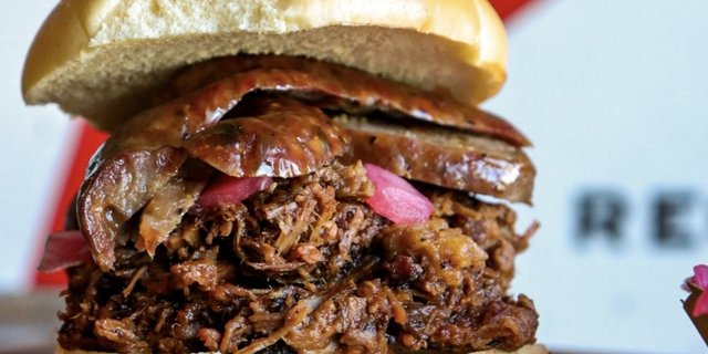 Brisket & Kreuz Market Sausage Sandwich Boxed Lunch