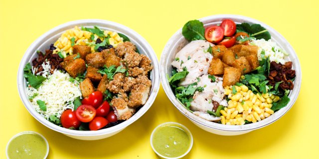 La Ensalada de Pollo Frito