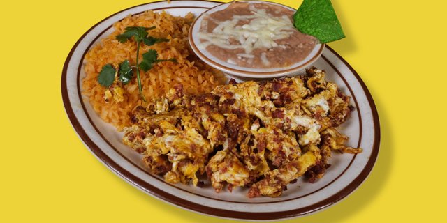 Huevos con Chorizo