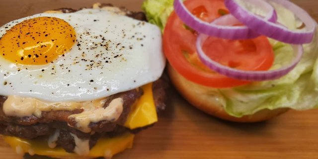 Double Egg That Burger