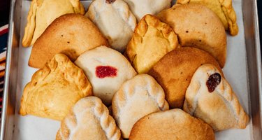 El Folklor Bakery