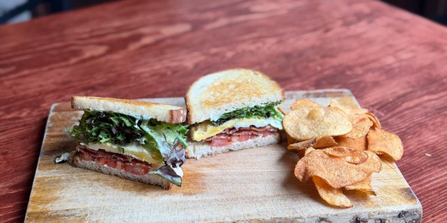 BLT & E Half Sandwich