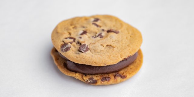 Chocolate Chip Cookies Sandwich