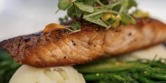 Lemon Garlic Alaskan Salmon