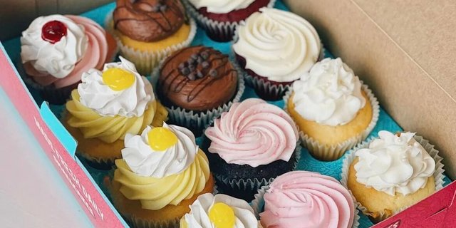 Dozen Cupcakes