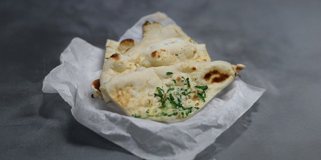 Tandoori Garlic Naan